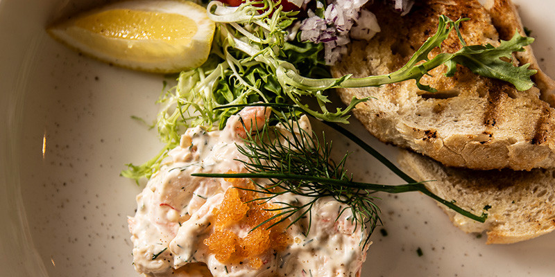 PREMIÄR - NU ÖPPNAR VI